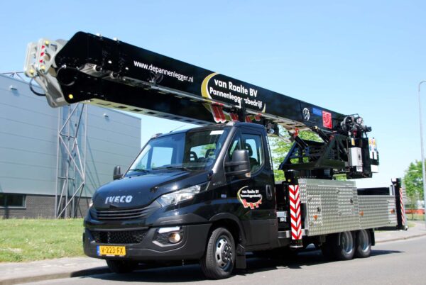 All-up levert nieuwste K27-32 TSR BE-kraan aan Van Raalte Pannenleggers B.V.