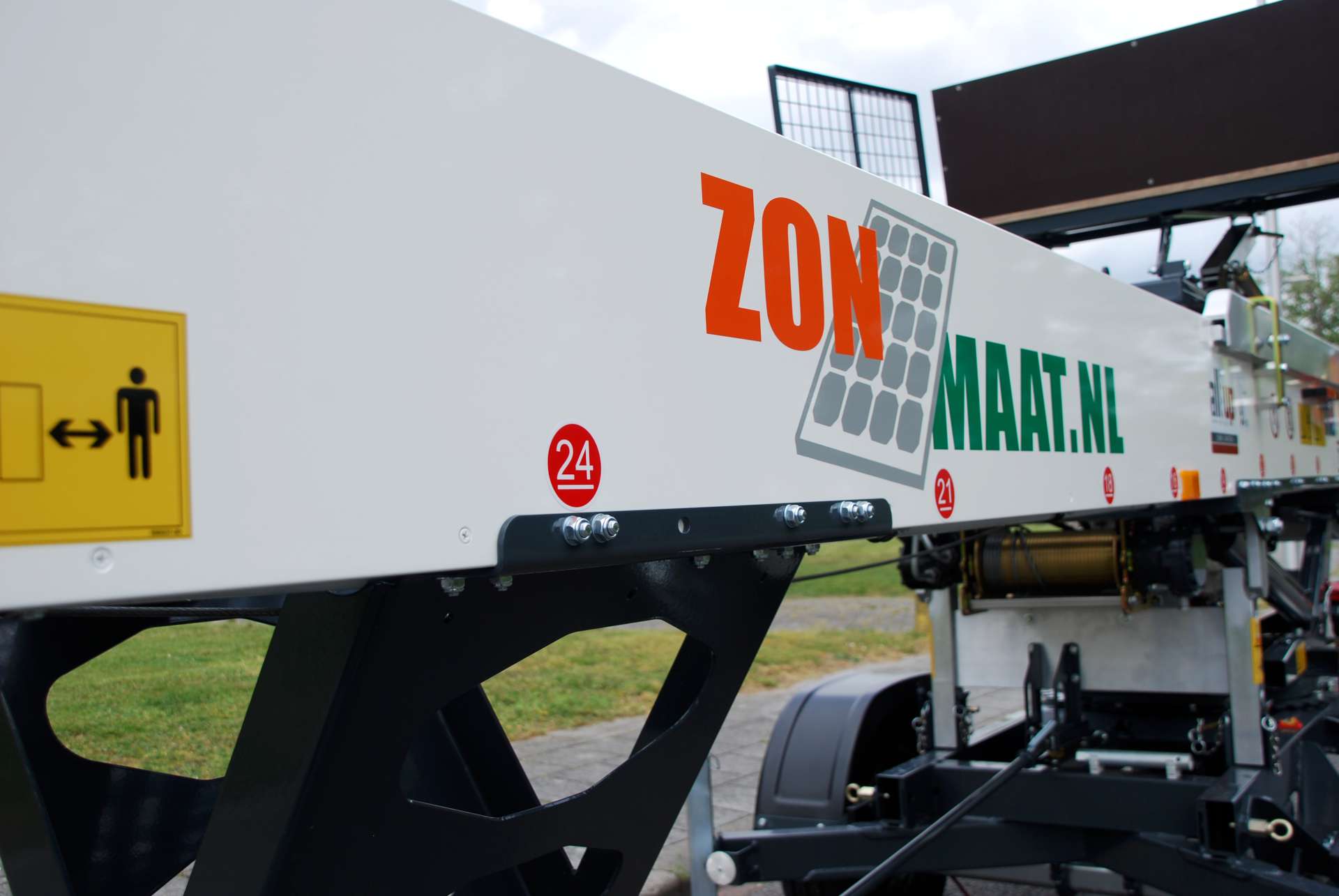 Zonmaat klaar voor de zomer met de nieuwe Paus Easy 24 meter