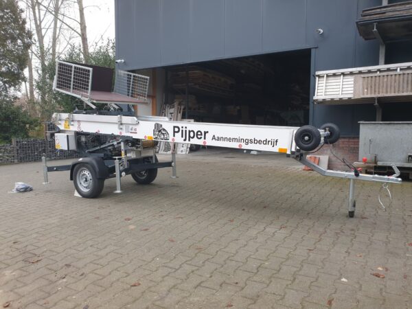 Paus Easy Ladderlift voor Aannemingsbedrijf Pijper