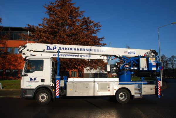 Dakmeester B&P Dakdekkersbedrijf neemt K700 in ontvangst