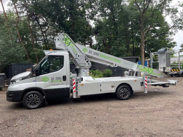 Tweede Klaas Theo 25 autohoogwerker voor Gerhard de Jong.