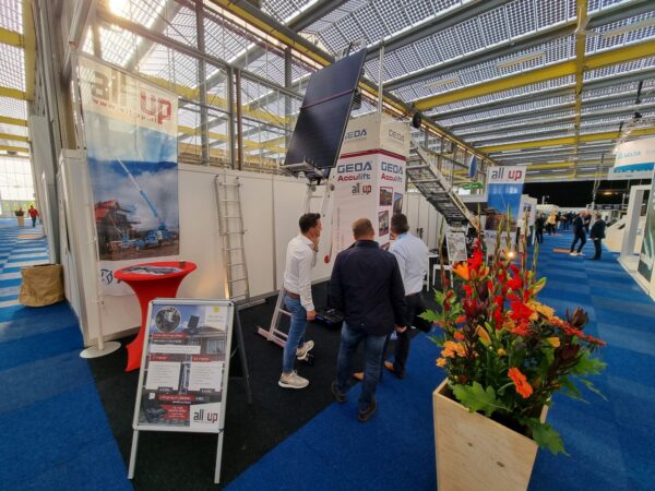 Bezoek All-up op de Solar Solutions International