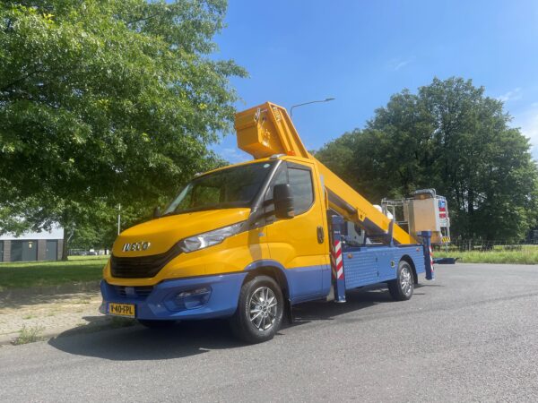 Klaas Theo 25 autohoogwerker voor Pol Hoogwerkers in Hoogeveen