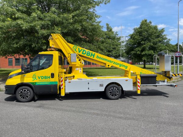 Klaas Theo 25 autohoogwerker voor v.d. Bijl & Heierman b.v.