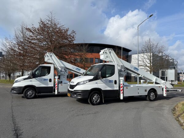 2x Klaas Theo 25 voor 123 Machineverhuur
