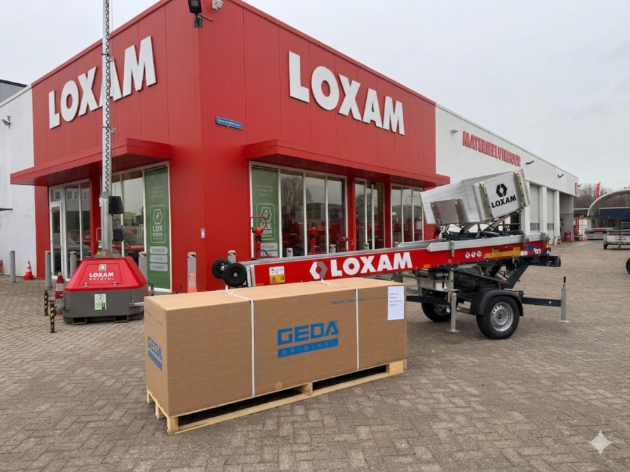 PRIMEUR IN NEDERLAND  De 1ste Klaas K350E volledig elektrische Aanhangerkraan
