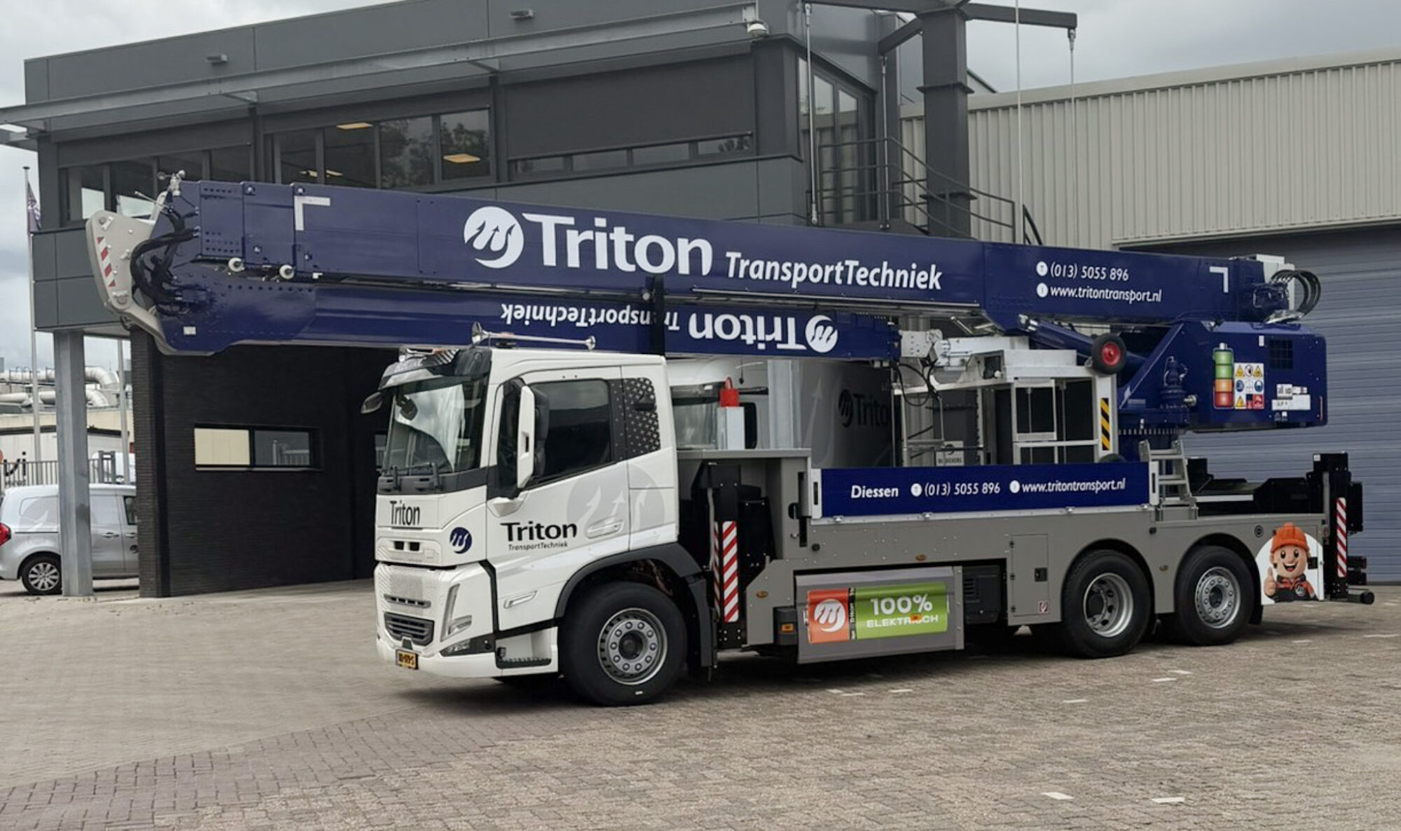Triton Transport Techniek neemt grootste 100% elektrische Klaas-kraan van Nederland in gebruik